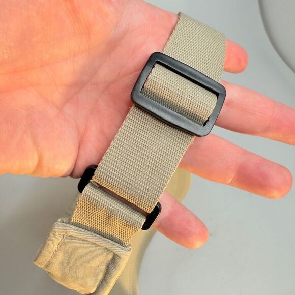 Gap Beige Adjustable Visor, 100% Cotton, "G" embroidered patch front, OSFA EUC - Picture 6 of 16